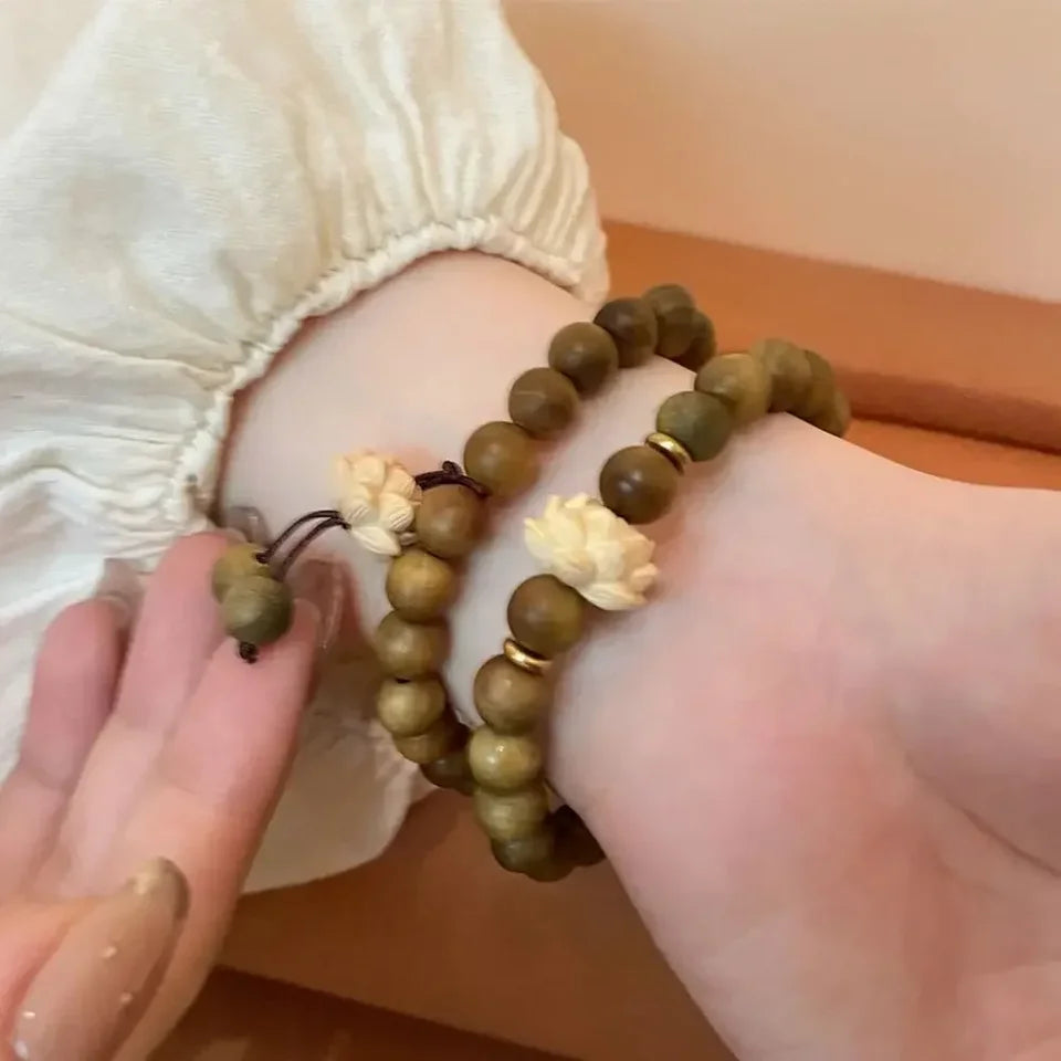 Fashion Elastic Flower Bracelet Hand Woven Rosary Wood Bead Bracelet Natural Sandalwood Lucky Bracelet Luxury For Women